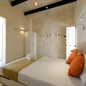 Private With Bathroom In Maison d'hôtes